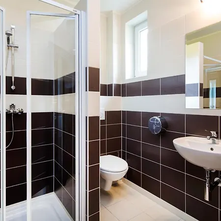 Acrobat Park Konukevi 3*