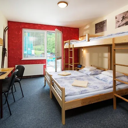 Konukevi Acrobat Park Štíty