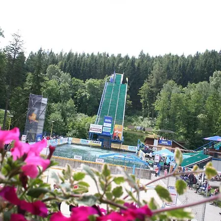 Acrobat Park 3* Stity