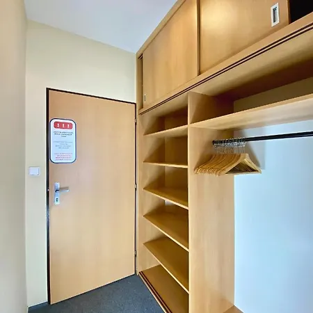 Konukevi Acrobat Park 3*